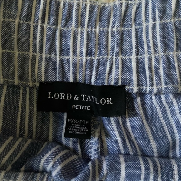 Like new! Striped Linen Pull on shorts - Picture 4 of 4